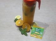Una foto de jugo naranja