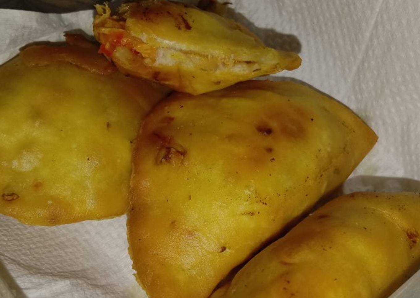 Cireng isi ayam suwir pedas