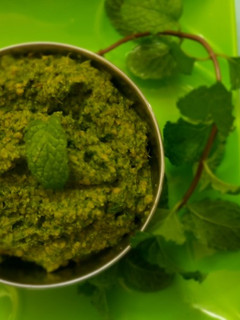 # flavourful புதினா கொத்தமல்லி துவையல் செய்முறை முக்கிய புகைப்படம்