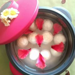 White Rasgulle A picture of White Rasgulle.