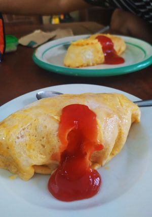 Foto resep Omurice (Nasi goreng omelette)