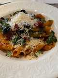 Penne Rigatti, pomodoro, pesto y albahaca #Stilepiretta