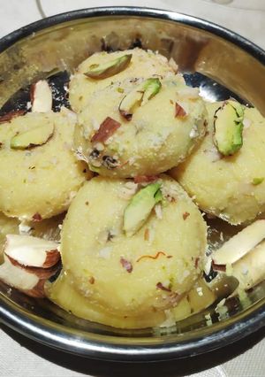 A picture of Kesar Pistachio Milk Dessert 😋.