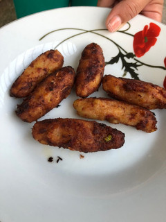 Una foto de Croquetas de plátano burro