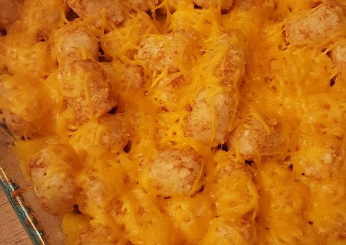 Cheeseburger Tatertot Casserole