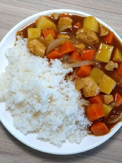 Hình của món Cơm cà ri gà Nhật bản.