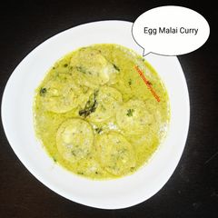 A picture of Egg Malai Curry.