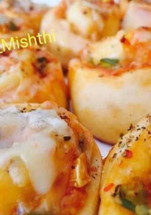 A picture of Pizza Rolls.