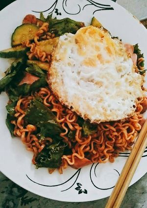 Hình của món Mì cay khô Hàn Xẻng.