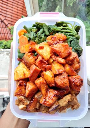 Foto resep Tropical Salsa Pork With Teriyaki Tofu