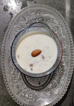 વેનિલા દૂધ પૌંઆ (Vanilla Doodh Poha Recipe In Gujarati) રેસીપી મુખ્ય ફોટો