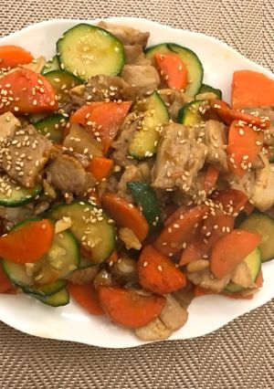 節瓜紅蘿蔔炒三層肉 的食譜成品照片