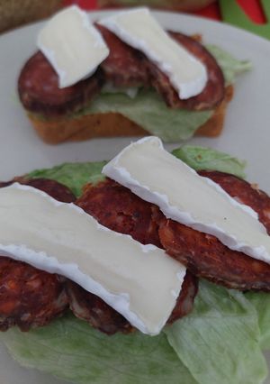 Sajtos -fokhagymás kenyér recept fotója
