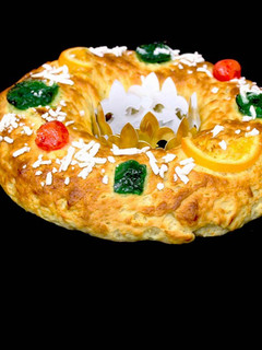 Una foto de Roscón de Reyes sin gluten en panificadora