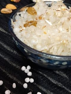 साबुदाण्याचा शिरा (sabudana shira recipe in marathi) रेसिपी चे मुख्य फोटो