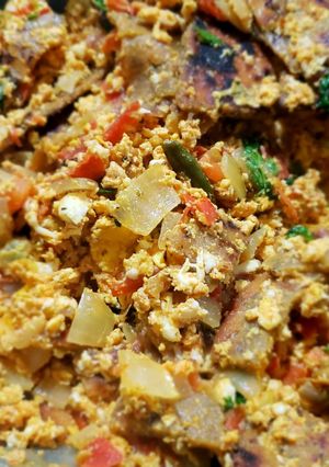 A picture of Chilli Egg chapathi scramble.