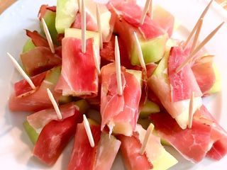 Jambon Pháp Xông Khói Cuộn Dưa Lưới
