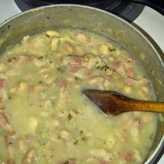 A picture of Pinto beans a la bill 426.