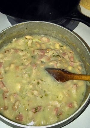 A picture of Pinto beans a la bill 426.