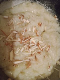 A picture of Suji ka halwa.
