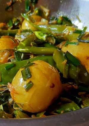 झटपट आवळ्याचे लोणचे (jhatpat avdyache lonche recipe in marathi) रेसिपी चे मुख्य फोटो