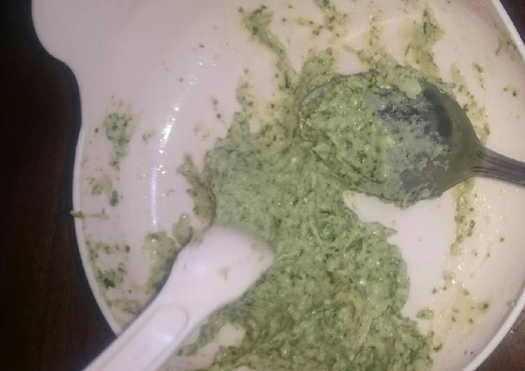 Kukus kuning telur ayam kampung sayur bayam MPAsi 8 bulan