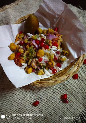 A picture of Roasted ground nuts puffed rice bhel.