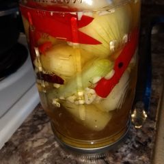 A picture of Cebollitas/ pickled onions.