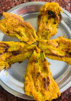 A picture of Pumpkin Flower tawa fry.