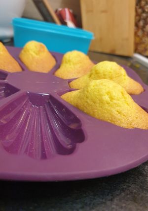 Une photo de Madeleines yuzu ou vanille