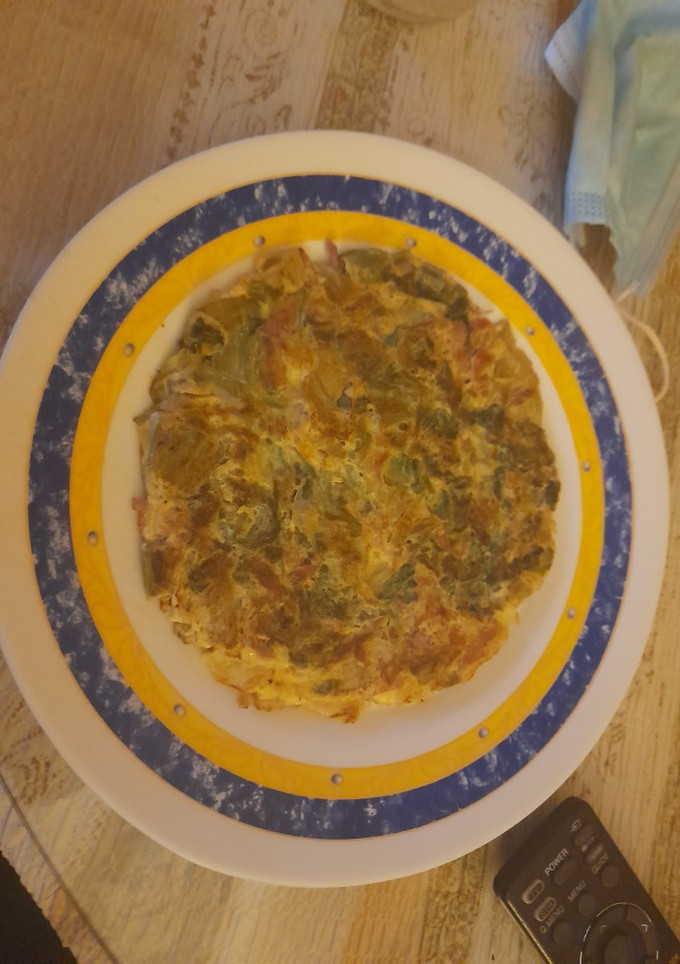 Una foto de Tortilla de lechuga y jamón