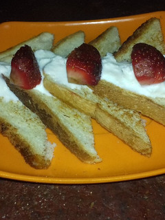 बटर मलाई टोस्ट (Butter Malai Toast recipe in Hindi) रेसिपी मुख्य फोटो