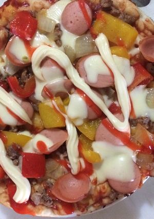 Hình của món Pizza bằng nồi cơm điện.