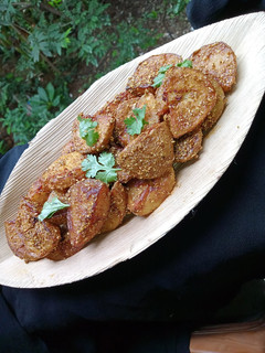 सिंधी आलू टुक (Sindhi Aloo Tuk recipe in Hindi) रेसिपी मुख्य फोटो