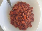 Una foto de chili vegetariano con soya