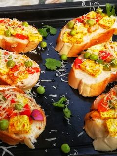 মটর পনির ক্রসটিনি(matar paneer crostini recipe in Bengali) রেসিপির প্রধান ছবি