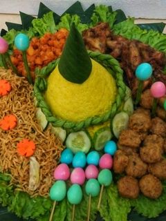 Foto resep Nasi kuning tumpeng