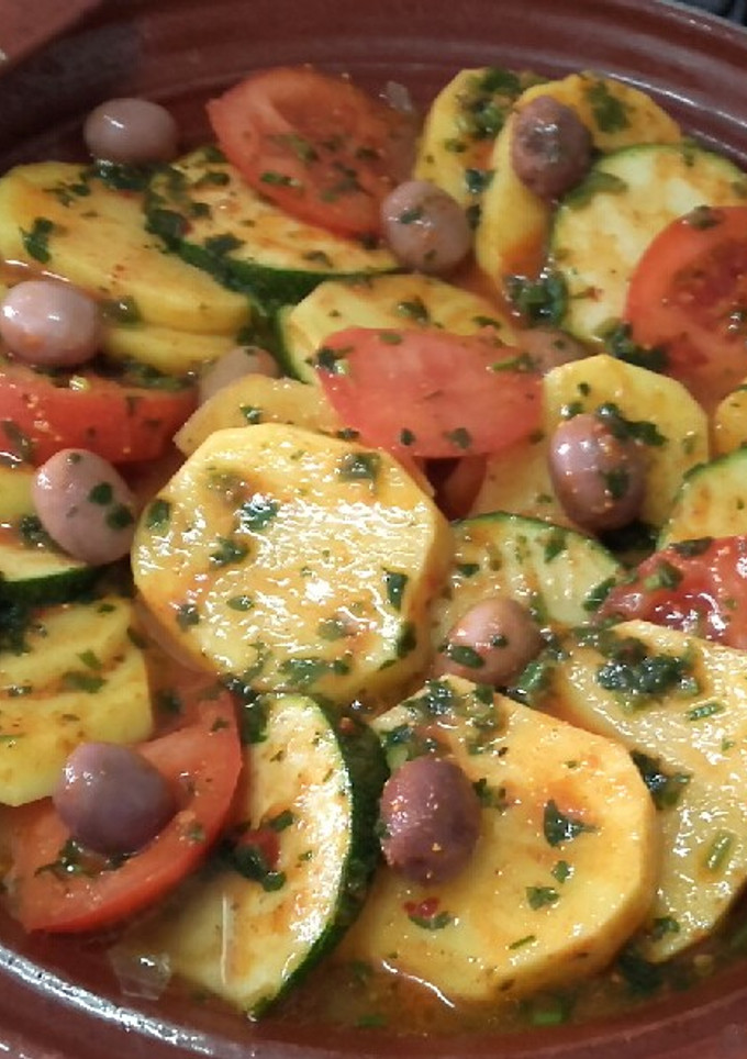 Una foto de Receta vegana rica y rápida comida de Marruecos