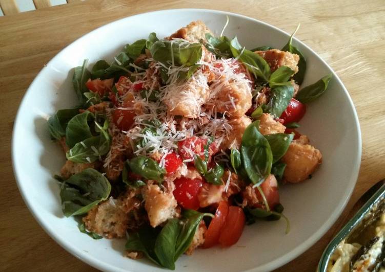 Tomatoes and bread salad