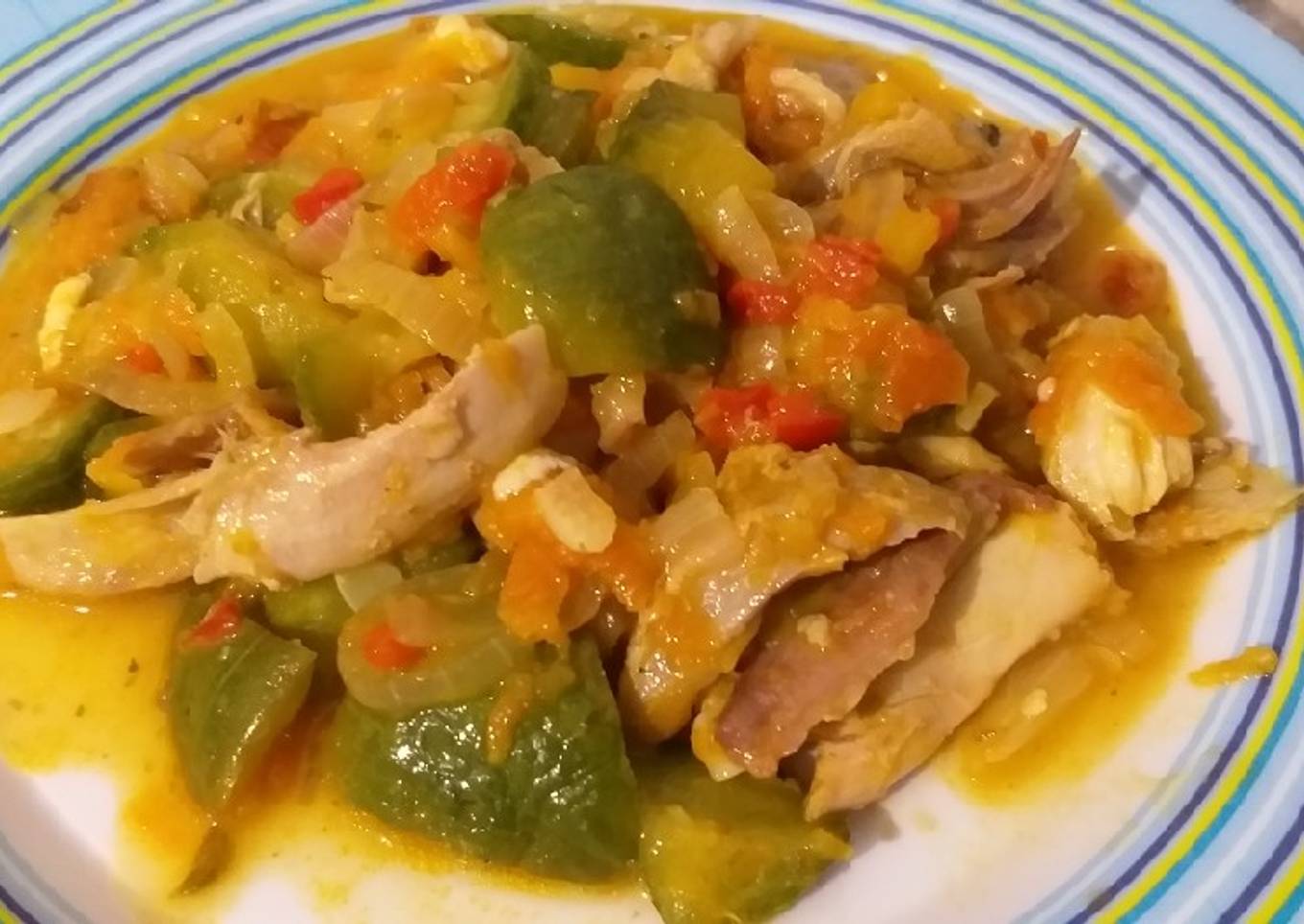 Salteado de verduras y pollo (Fácil y rápido)