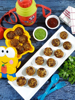 ફણગાવેલા મગના અપ્પમ (Sprouted Moong Appam recipe in Gujarati) રેસીપી મુખ્ય ફોટો