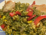 Arroz con pollo y cilantro peruano