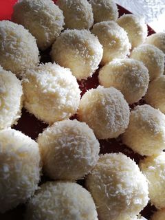 Kókuszos bonbon/ Raffaello recept fotója