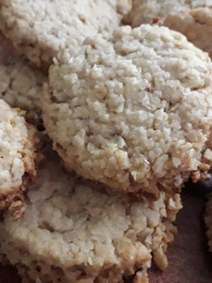 Una foto de Galletitas de avena y coco 😋