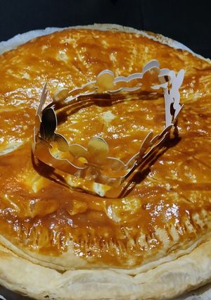 Une photo de Galette des rois à la frangipane et au rhum 🥯🥂🌟