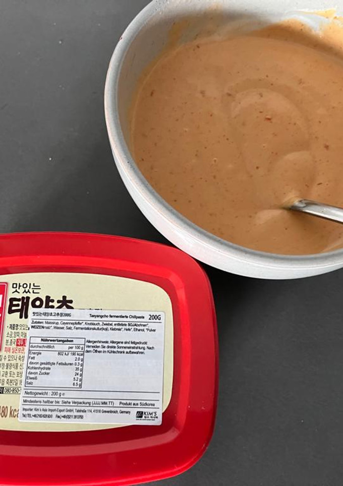 Una foto de Mahonesa gochujang