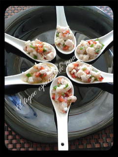 Una foto de Tartar de merluza en cucharitas