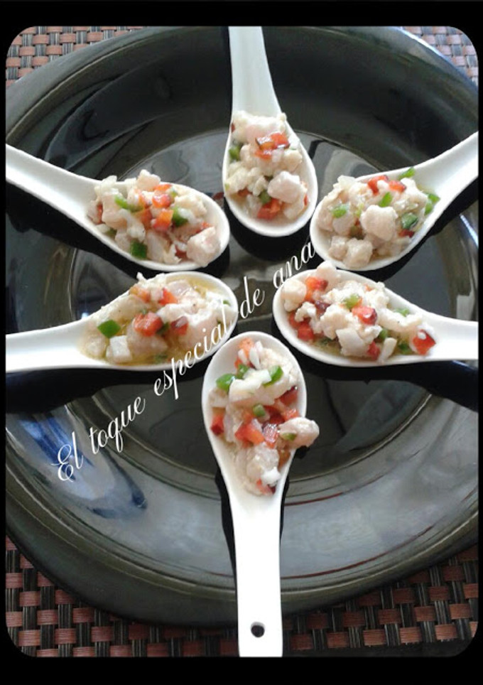 Una foto de Tartar de merluza en cucharitas
