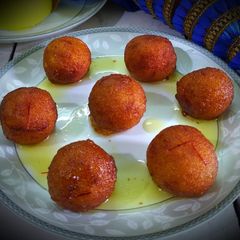 A picture of Sooji gulab jamun.
