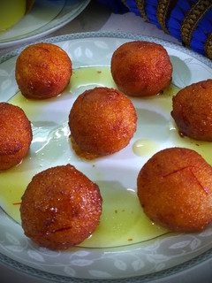 A picture of Sooji gulab jamun.